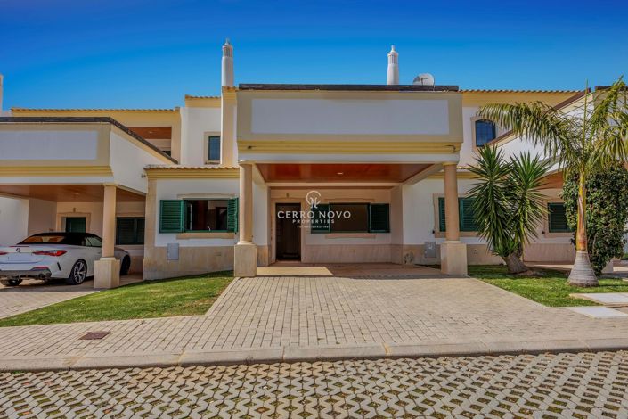 Image No.26-4 Bed Townhouse for sale