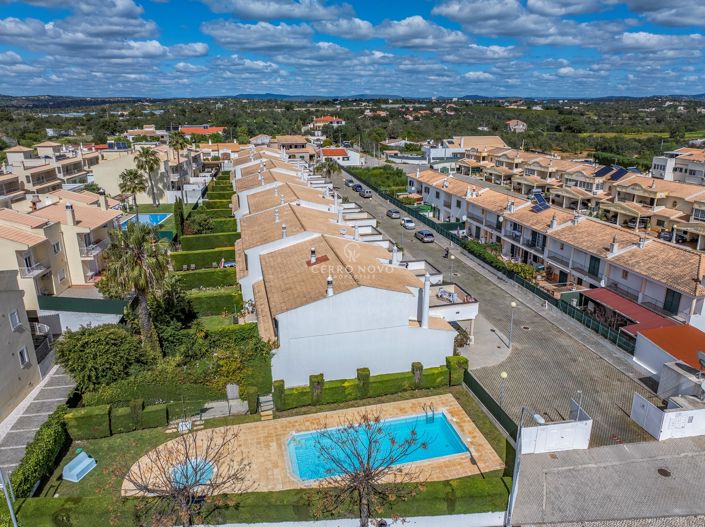 Image No.28-4 Bed Townhouse for sale