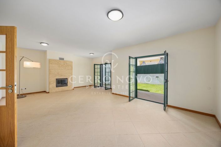 Image No.3-4 Bed Townhouse for sale