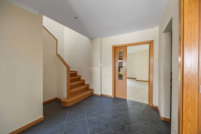 Image No.8-4 Bed Townhouse for sale