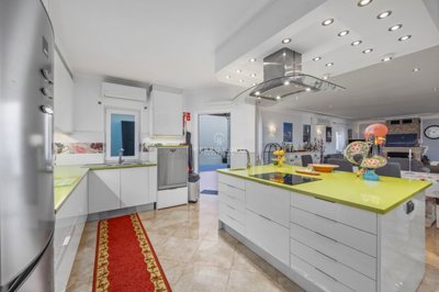 2419-245506-d4a7072701644bd18f6c9ffe77b802fa4