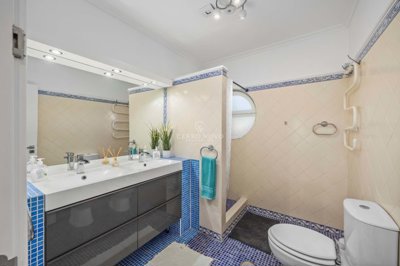 2419-245506-d4a7072701644bd18f6c9ffe77b802fa4