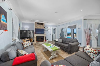 2419-245506-d4a7072701644bd18f6c9ffe77b802fa4