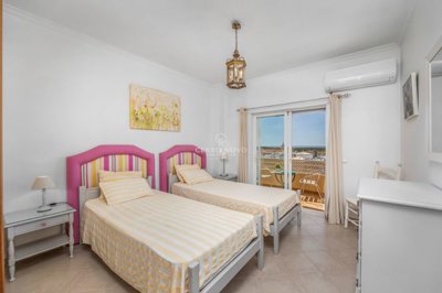 2419-342824-d4a7072701644bd18f6c9ffe77b802fa4