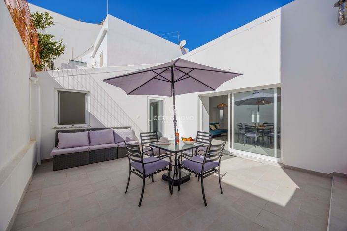 Image No.8-2 Bed Villa for sale