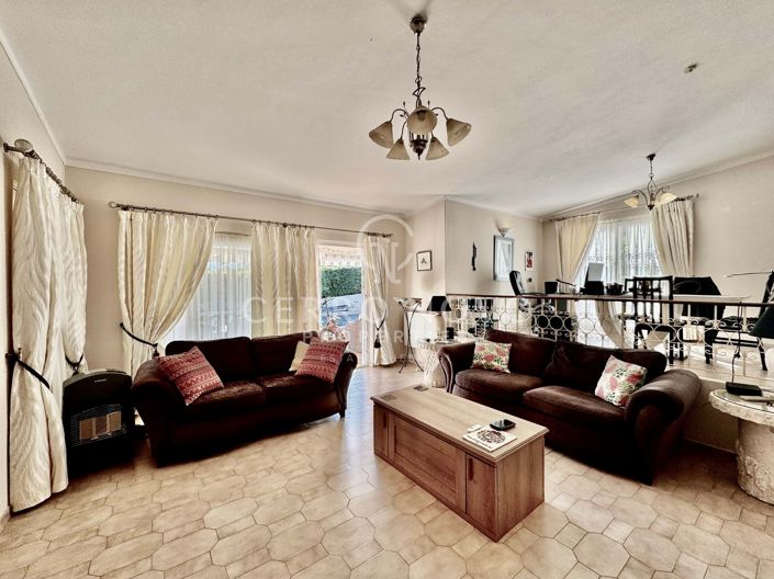 Image No.3-4 Bed Villa for sale