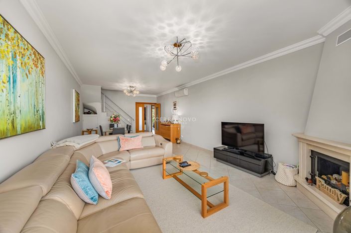 Image No.10-3 Bed Apartment for sale