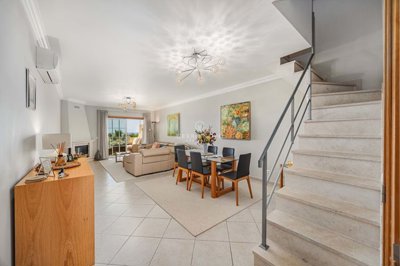 2419-242218-d4a7072701644bd18f6c9ffe77b802fa4