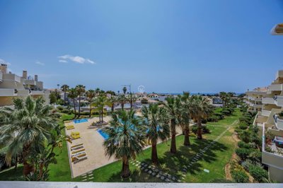 2419-242218-d4a7072701644bd18f6c9ffe77b802fa4