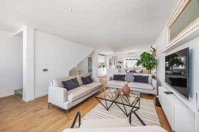 2419-350721-d4a7072701644bd18f6c9ffe77b802fa4