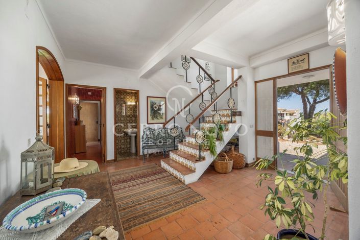 Image No.3-5 Bed Villa for sale