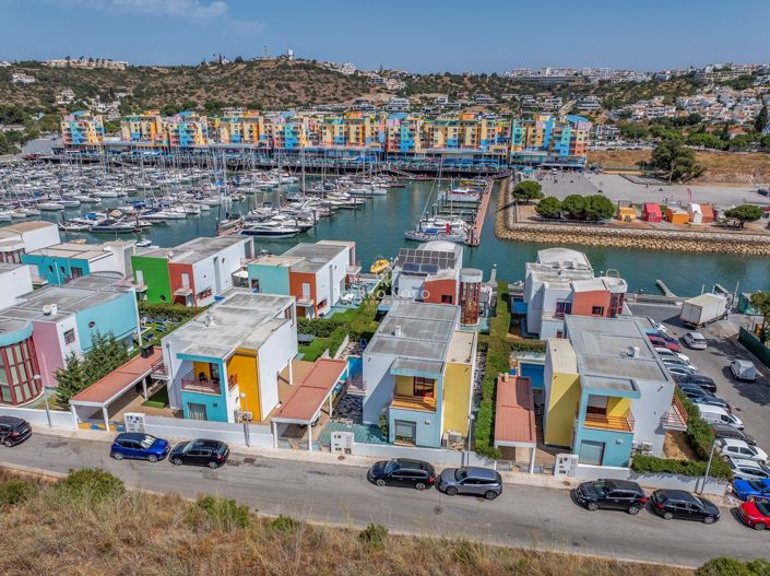 Image No.25-3 Bed Villa for sale