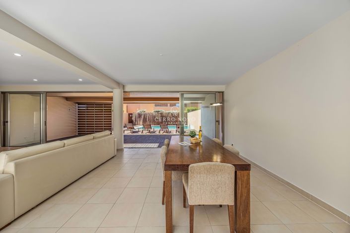 Image No.10-4 Bed Villa for sale