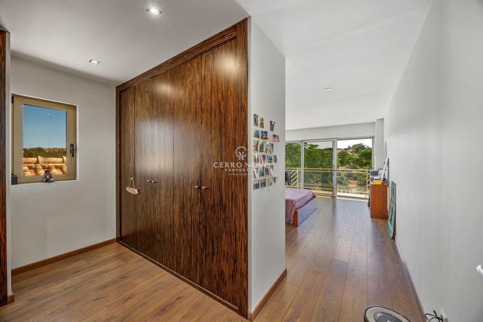 Image No.15-5 Bed Villa for sale