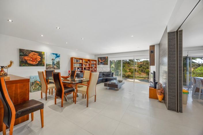 Image No.2-5 Bed Villa for sale