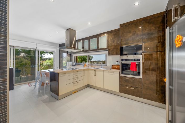 Image No.9-5 Bed Villa for sale