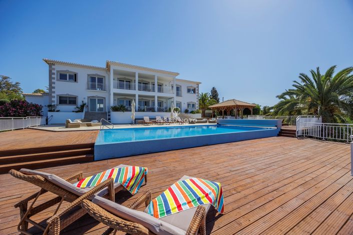 Image No.1-6 Bed Villa for sale