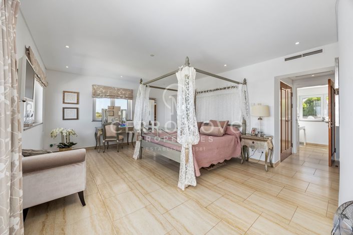 Image No.25-6 Bed Villa for sale