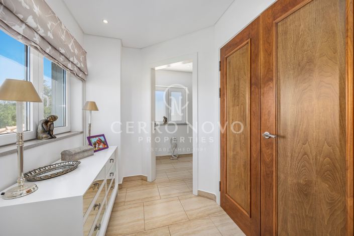 Image No.26-6 Bed Villa for sale