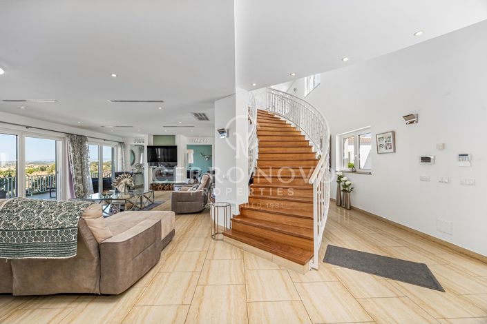 Image No.41-6 Bed Villa for sale