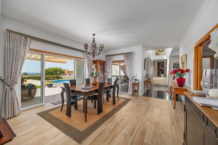 Image No.3-4 Bed Villa for sale