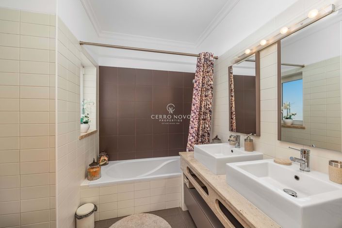 Image No.27-4 Bed Villa for sale