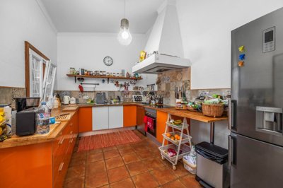 2419-339679-d4a7072701644bd18f6c9ffe77b802fa4