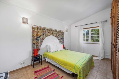 2419-339679-d4a7072701644bd18f6c9ffe77b802fa4