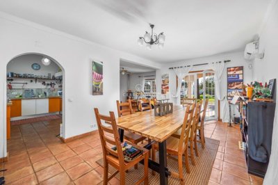 2419-339679-d4a7072701644bd18f6c9ffe77b802fa4