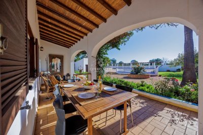 2419-339679-d4a7072701644bd18f6c9ffe77b802fa4