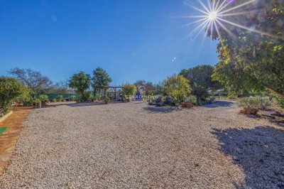 2419-359226-d4a7072701644bd18f6c9ffe77b802fa4