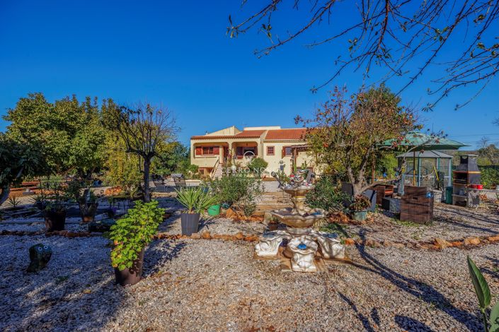 Image No.20-5 Bed Villa for sale