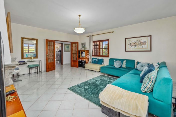 Image No.40-5 Bed Villa for sale