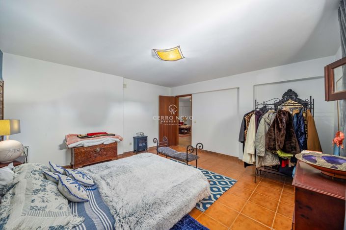 Image No.48-5 Bed Villa for sale