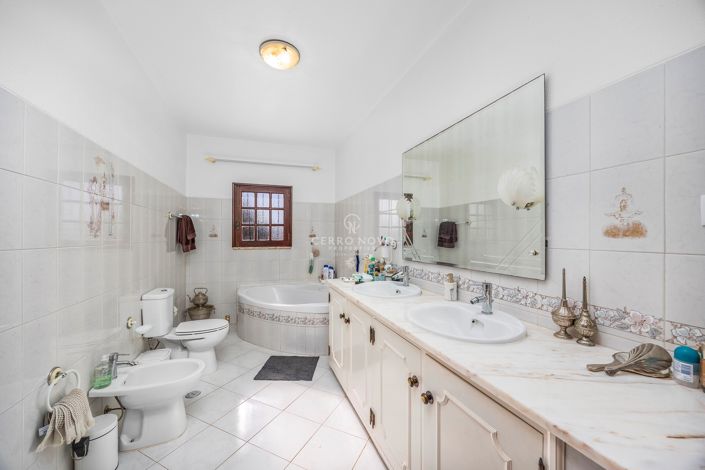 Image No.5-5 Bed Villa for sale