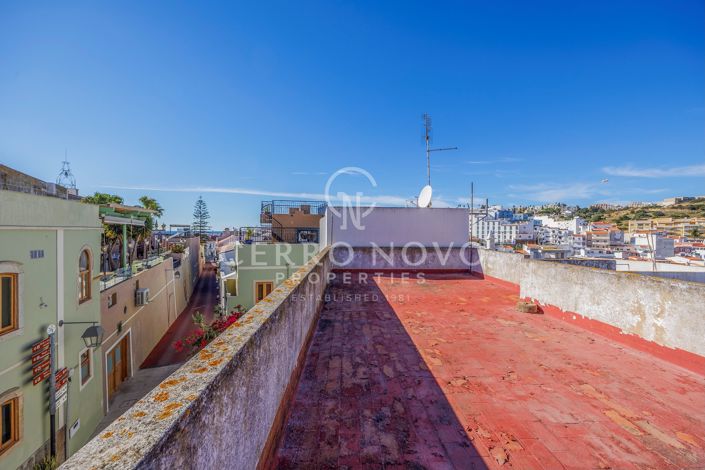 Image No.16-5 Bed Townhouse for sale