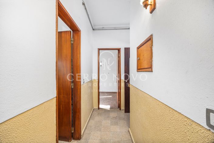 Image No.19-5 Bed Townhouse for sale