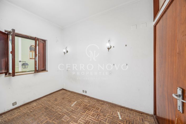 Image No.21-5 Bed Townhouse for sale