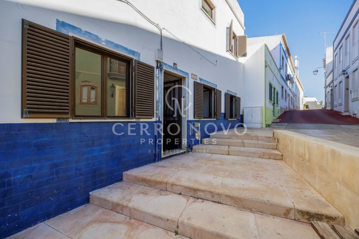 Image No.7-5 Bed Townhouse for sale