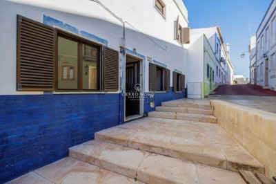 2419-358777-d4a7072701644bd18f6c9ffe77b802fa4