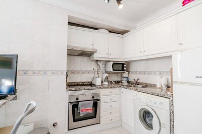 2419-357641-d4a7072701644bd18f6c9ffe77b802fa4