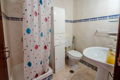 2419-357641-d4a7072701644bd18f6c9ffe77b802fa4