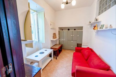 2419-357642-d4a7072701644bd18f6c9ffe77b802fa4