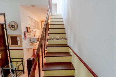 2419-357642-d4a7072701644bd18f6c9ffe77b802fa4