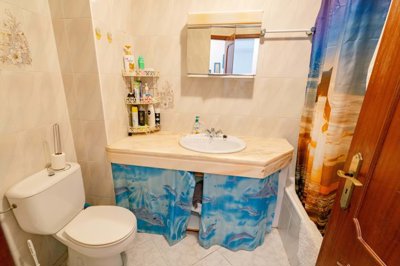 2419-357643-d4a7072701644bd18f6c9ffe77b802fa4