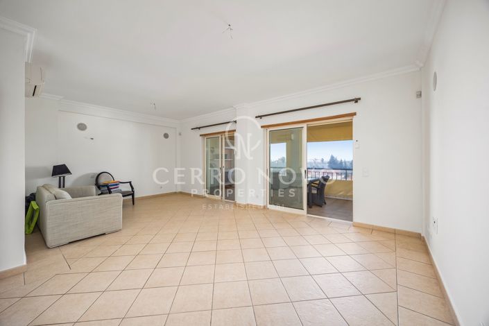 Image No.18-3 Bed Apartment for sale