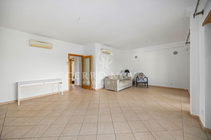 Image No.19-3 Bed Apartment for sale