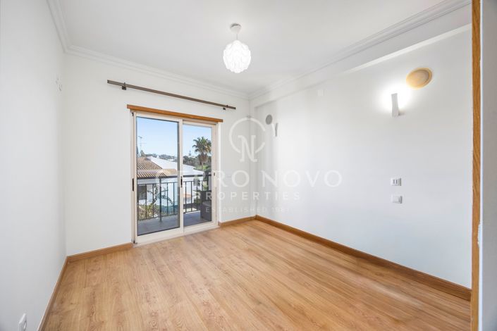 Image No.25-3 Bed Apartment for sale