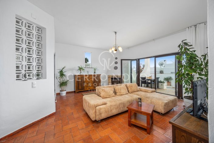 Image No.10-3 Bed Villa for sale