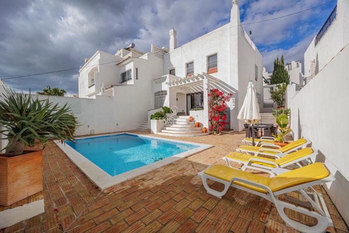 Image No.17-3 Bed Townhouse for sale